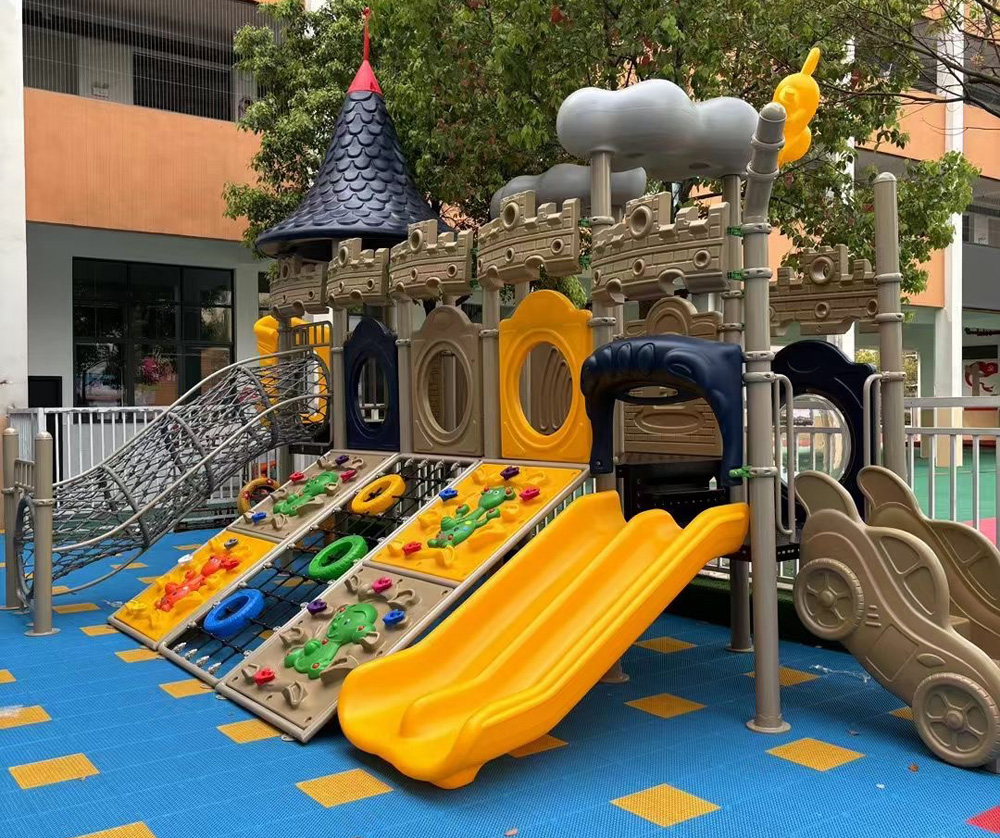 幼儿园滑梯案例
